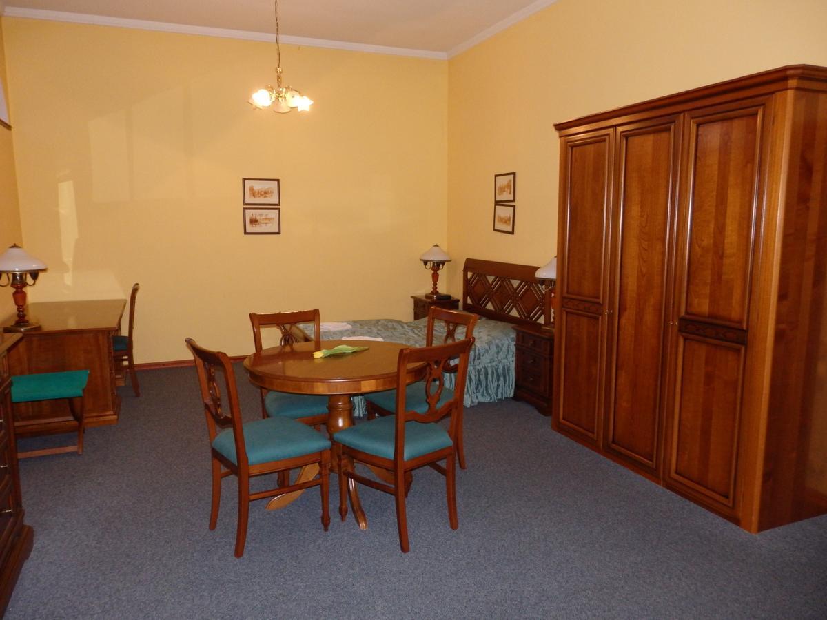Wellness Hotel Kastiel Jaslovske Bohunice Room photo