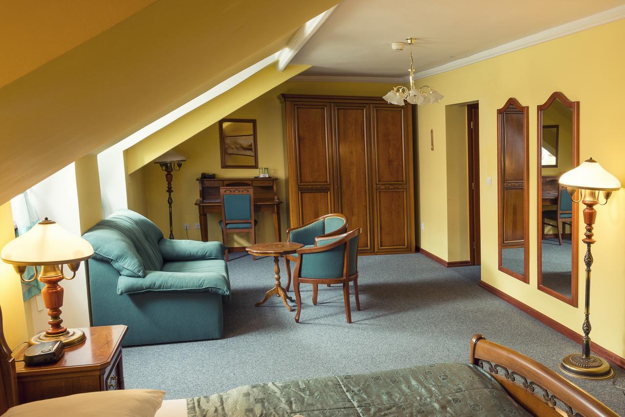 Wellness Hotel Kastiel Jaslovske Bohunice Exterior photo